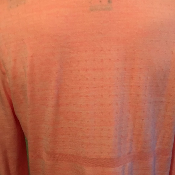 Nike Dri fit Women’s blouse size Medium - Picture 5 of 7